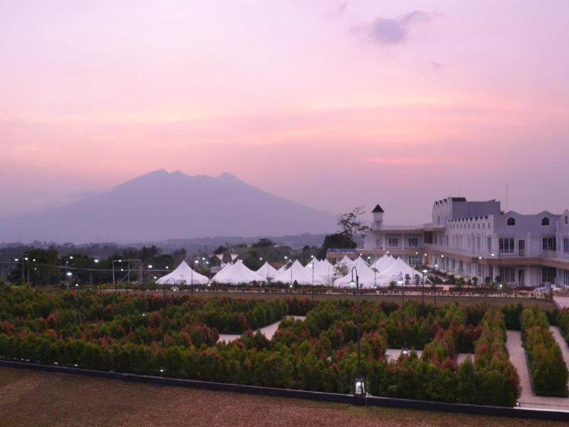 Chevilly Resort And Camp Богор Экстерьер фото